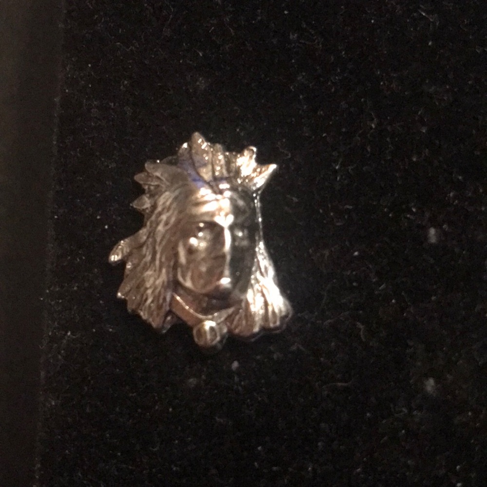 Silver Indian tie / hat pin